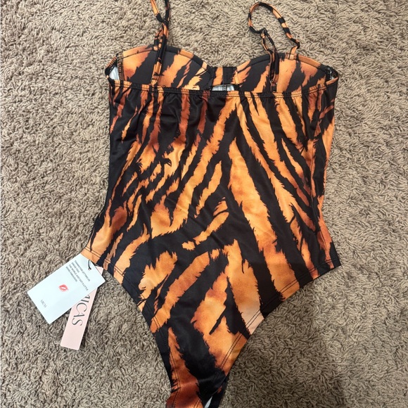 Tiger Print Bodysuit - Picture 3 of 3
